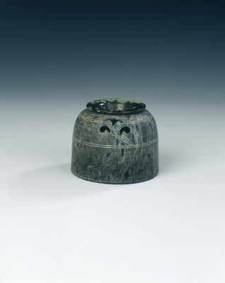 Steatite hand warmer
Tang dynasty (618-907)