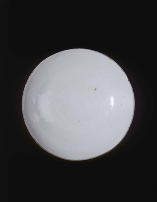 Small qingbai glazed saucer with incised kui