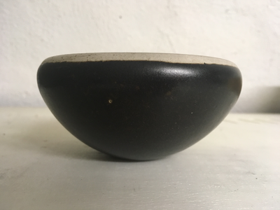 Northern black ware alms bowl of Cizhou-type10th