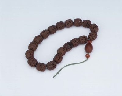 Peach stone Buddhist rosary18th-early 19th