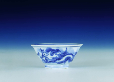 Blue and white tea cup with Master of the Rocks