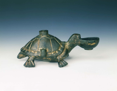 Gilt bronze lamp in the form of a tortoise