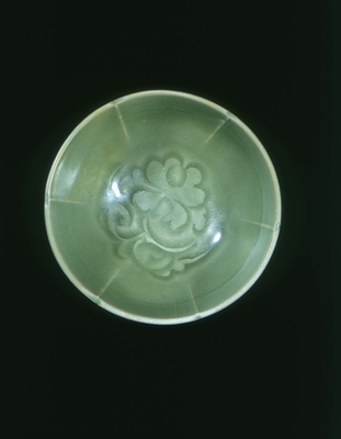 Yaozhou celadon bowl with peony designJin