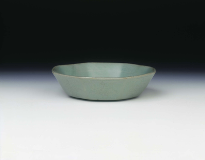 Celadon octagonal bowl with moulded and incised