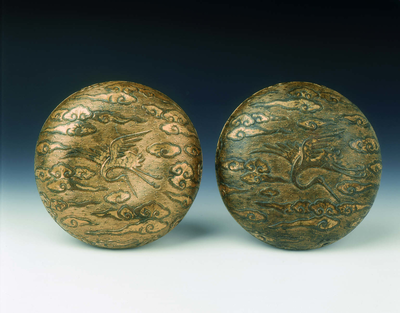 Gilt bronze covered box with crane amid clouds