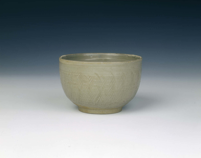 Grey-green glazed bowl with hatched