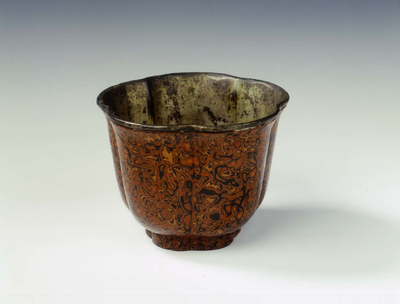 Five-lobed marbled lacquer cup