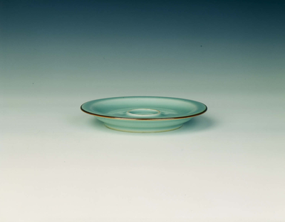 Celadon cupstand
Qing dynasty