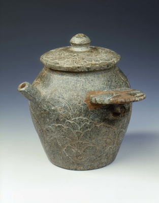 Steatite ewer and cover with cabbage-like foliage