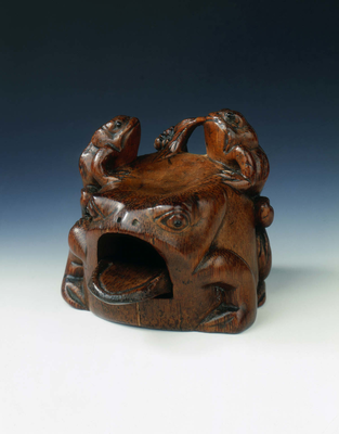 Bamboo toads carved in the round