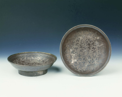 Pair of silver dishesLate Ming dynasty
