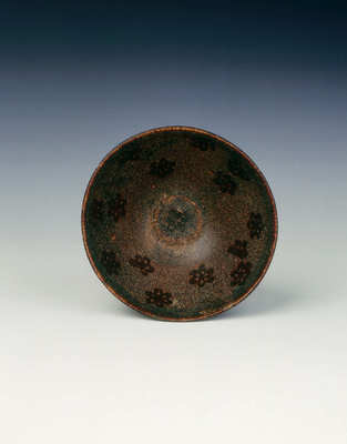 Jizhou bowl with six-petalled flower