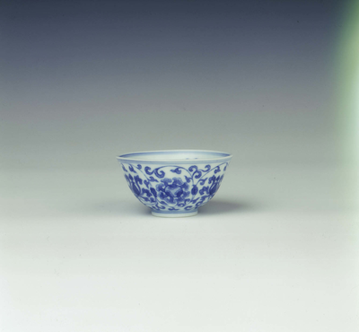 Blue and white wine cupQing dynasty