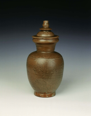 Celadon vase and cover of Yue type with carved