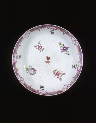 Famille rose export saucer
2nd half 18th century