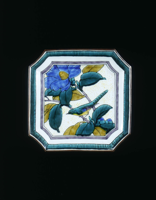 Square shallow dish with flower and a bird in