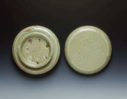 Yue celadon covered boxFive Dynasties - early