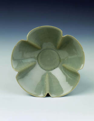 Five-petalled Yaozhou celadon bowlFive