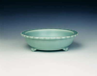 Celadon tripod basin
Qing dynasty