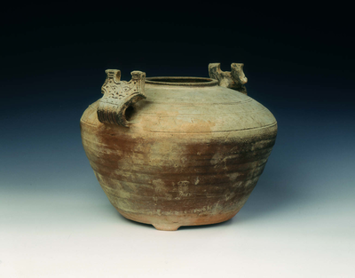Unglazed pottery jar
Western Han dynasty