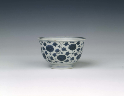 Blue and white bowl with chrysanthenum