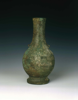 Pear-shaped bronze flask with taotie mask