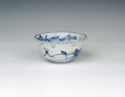 Kraak blue and white bowl with birds and
