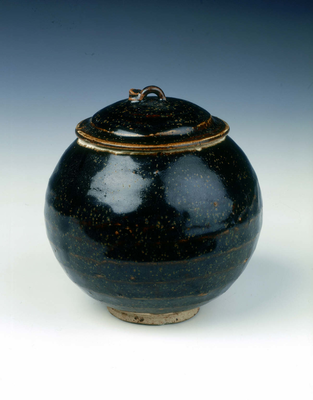 Cizhou-type black glazed globular jar and