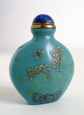 Glass snuff bottle, decoration of stone, foliage