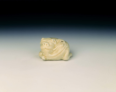 Dehua porcelain water dropper in shape of curled