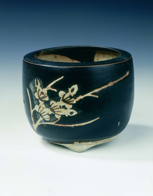 Jizhou black glazed flower pot with cut-out