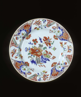 Chinese imari-style plateMid 18th century