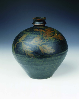 Cizhou-type black stoneware jar with iron rust